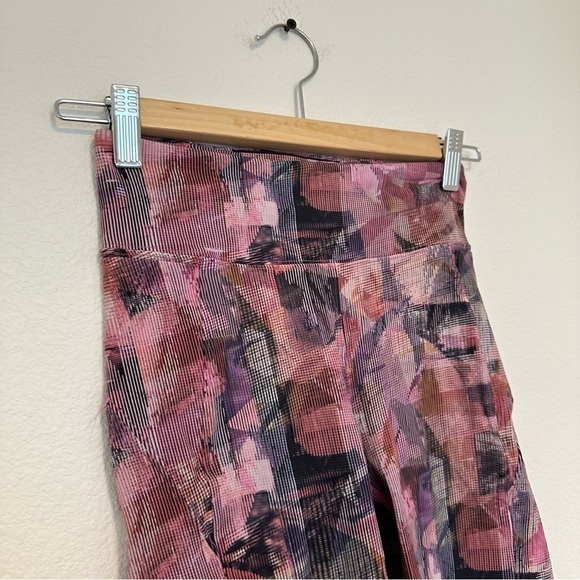 Lululemon On Pace Shorts Sun Dazed Multi Pink 10” Inseam Size 4 Women’s - Picture 4 of 9